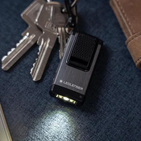 Ledlenser K4 R grau LED Mini Taschenlampe mit 4GB SpeicherSchlüsselanhänger